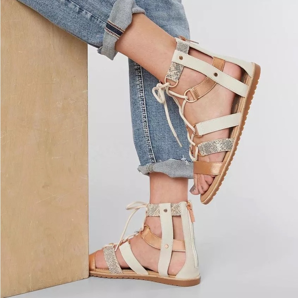 Sorel Ella Leather Strappy gladiator Sandals in Gold snake and Cream size 6.5